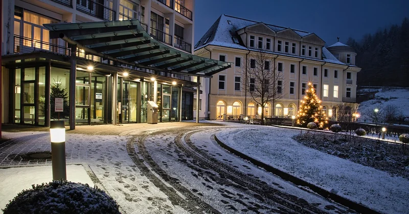 Tableau comparatif : auberge, hôtel et chambre privée en auberge